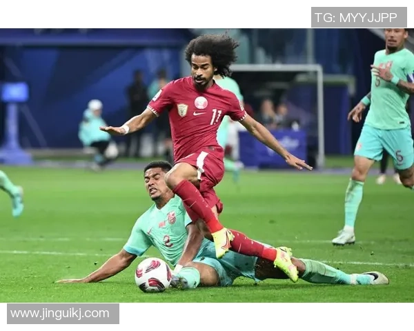 足球明星在卡塔尔的高清图片展示与精彩瞬间回顾 足球明星在卡塔尔的高清图片展示与精彩瞬间回顾